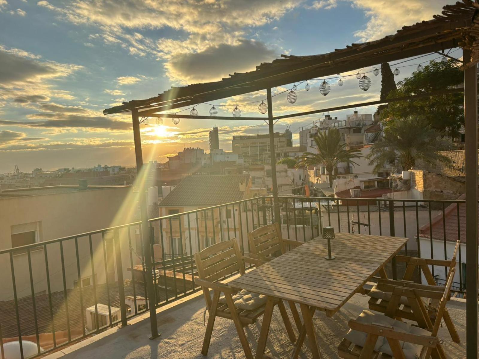 Private Terrace-Romantic-Sea, Castle Views-Central อาลิกันเต ภายนอก รูปภาพ