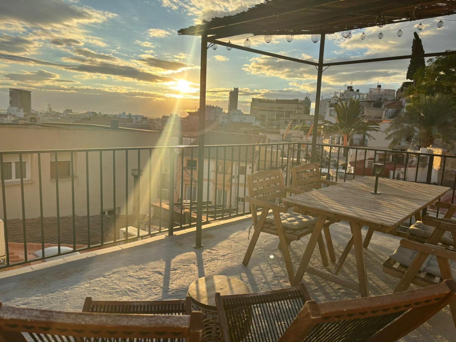 Private Terrace-Romantic-Sea, Castle Views-Central อาลิกันเต ภายนอก รูปภาพ